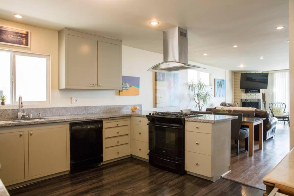 Oceanfront Oasis Apartment Long Beach Exterior photo